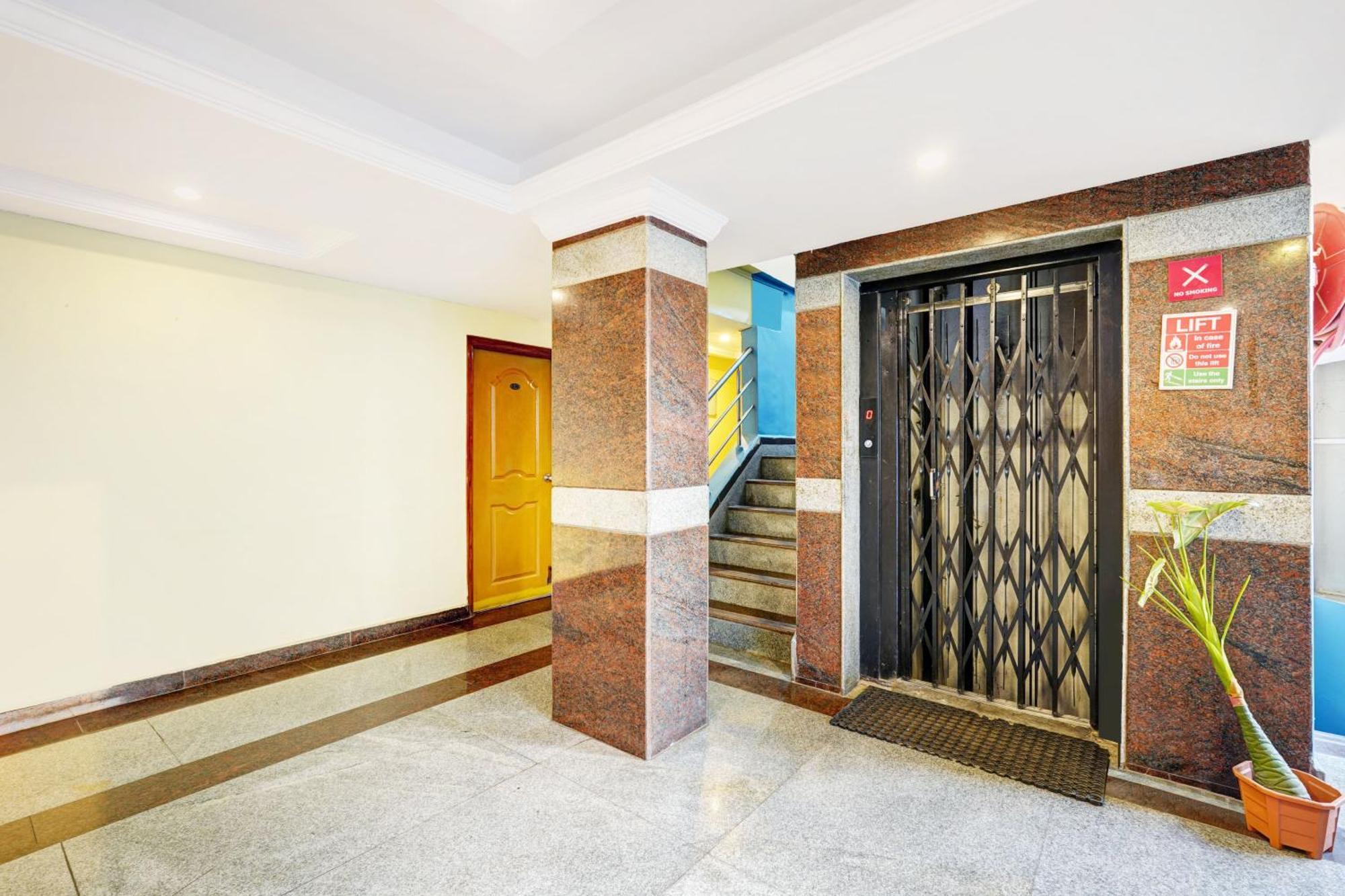Super Hotel O Padmavathi Puram Near Railway Station ティルパティ エクステリア 写真