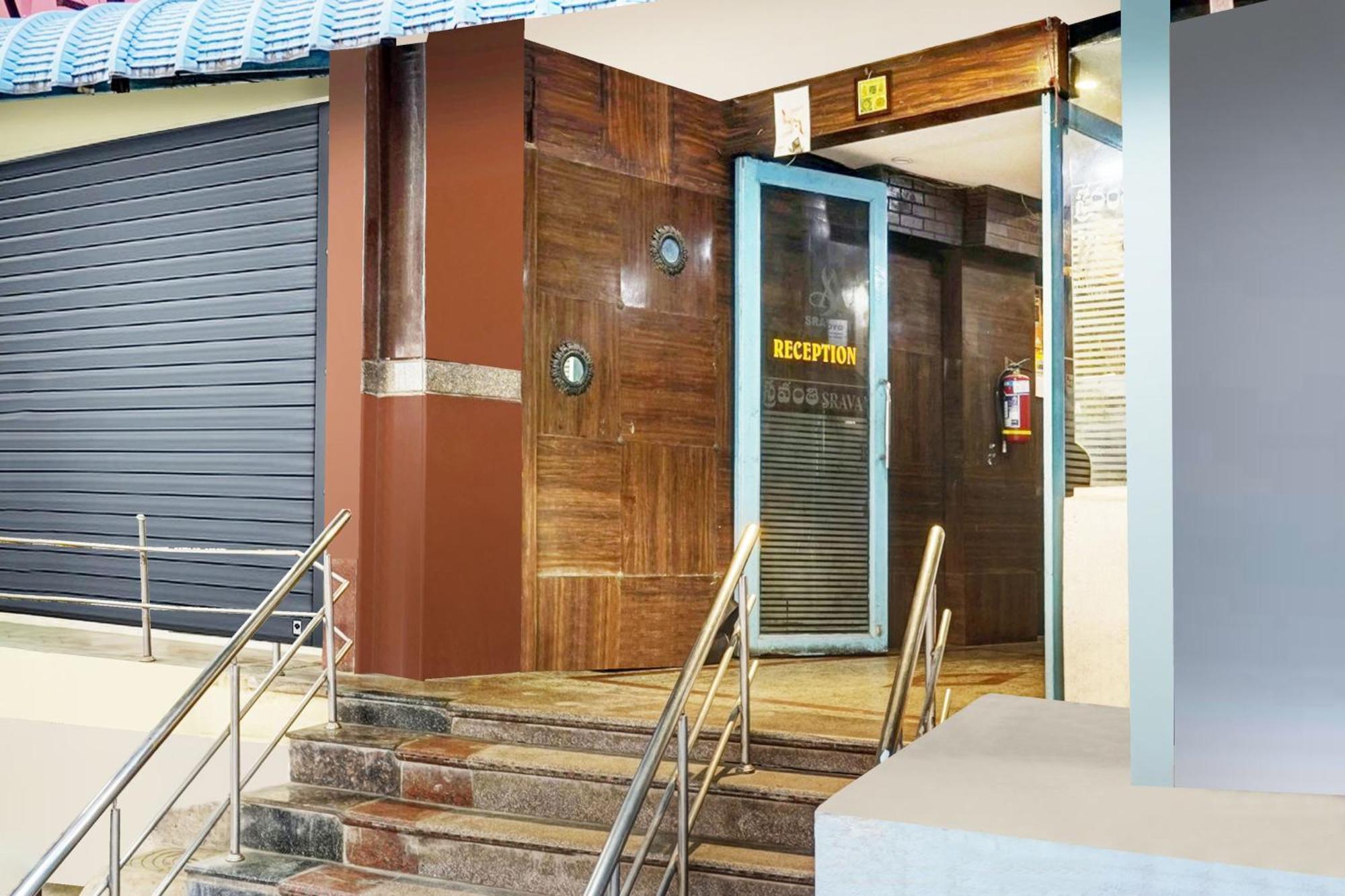 Super Hotel O Padmavathi Puram Near Railway Station ティルパティ エクステリア 写真