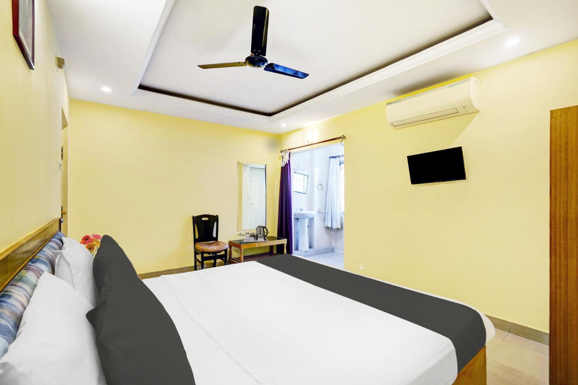 Super Hotel O Padmavathi Puram Near Railway Station ティルパティ エクステリア 写真