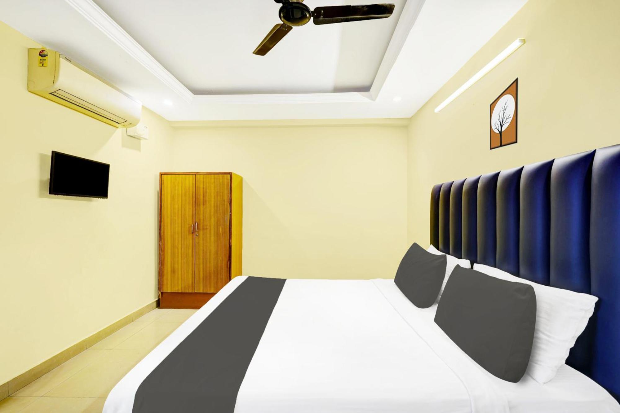 Super Hotel O Padmavathi Puram Near Railway Station ティルパティ エクステリア 写真