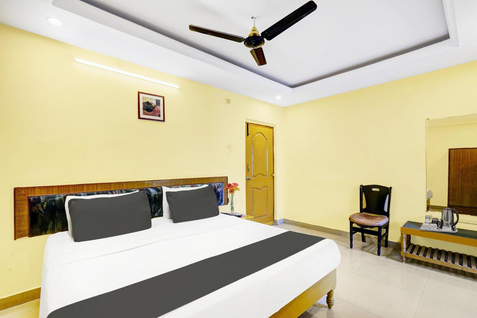 Super Hotel O Padmavathi Puram Near Railway Station ティルパティ エクステリア 写真
